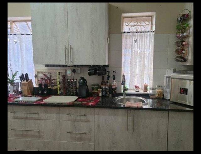 3 BEDROOM HOUSE FOR SALE IN PRIMROSE HILL